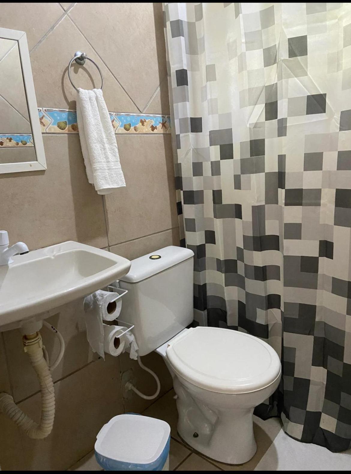 Quarto em Acomodações Particulares 5 Minutos Piscinas Naturais *